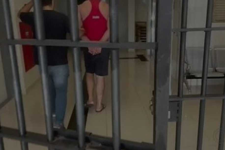 ´Guardou tudo para ela´, diz mãe de menina estuprada e obrigada pelo padrasto a ver vídeos pornográficos; homem foi preso