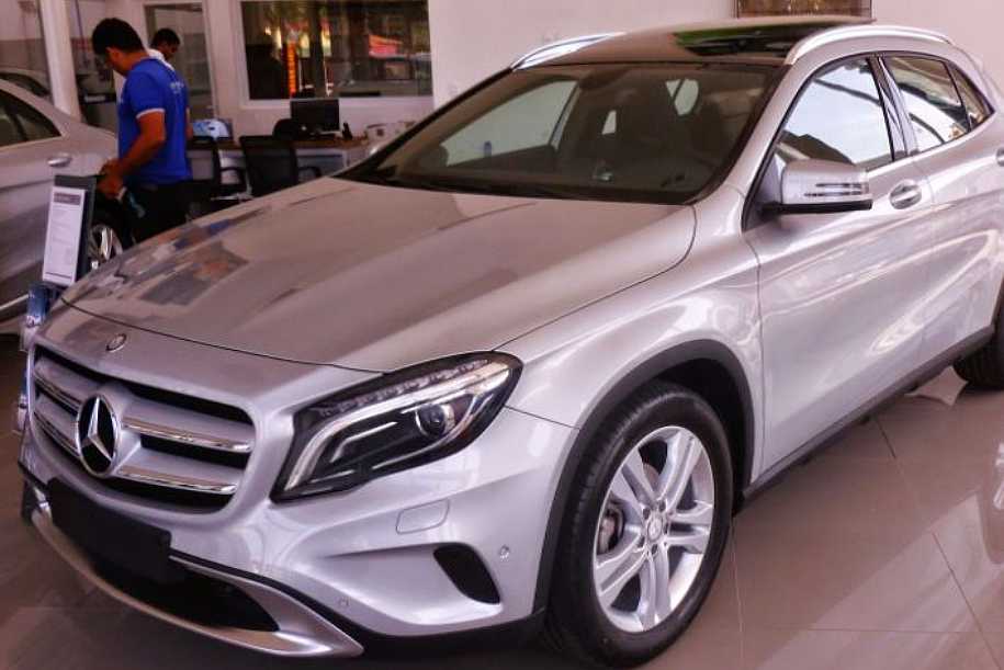 Aposentado perde R$ 44 mil ao tentar comprar Mercedes em leilão