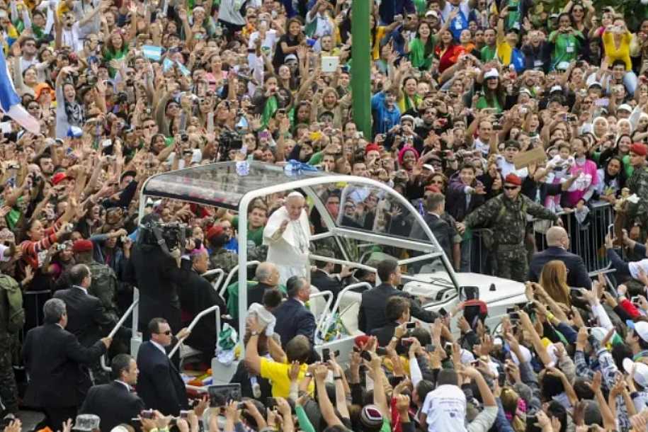 Visita do papa ao Brasil reuniu 3,7 milhões de pessoas no Rio em 2013