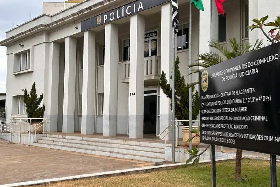 Mulher é presa suspeita de assassinar o marido com tiro na cabeça em Araçatuba