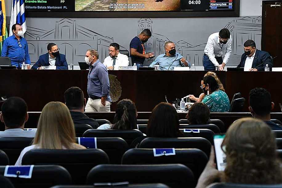 Mesa Diretoria quer dobrar salários dos vereadores em Araçatuba