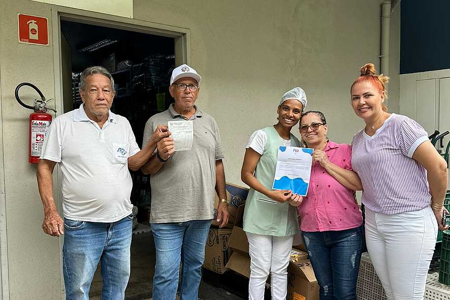 Ribeiro Supermercado de Rubinéia arrecada mais de 2 toneladas em alimentos para o Hospital do Amor de Jales
