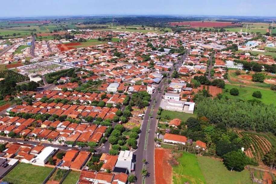 Com 60 casos, Mendonça adota toque de recolher para evitar contágio da covid-19