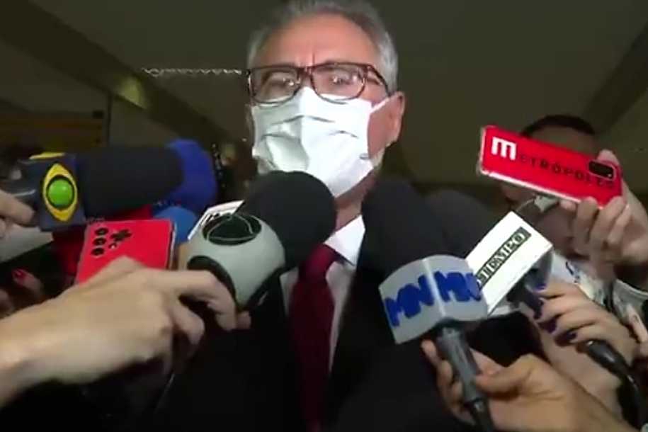Renan chama Bolsonaro de ´serial killer´ e diz que  presidente tem ´compulsão por morte´