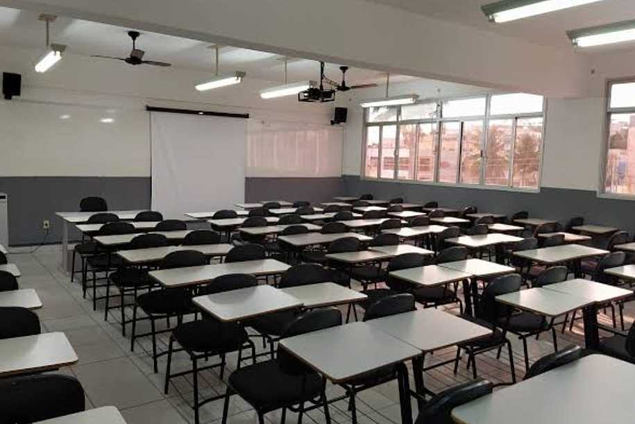 Aluno tem direito a estudar no período noturno