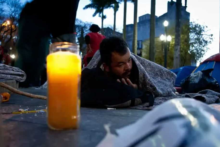 Tendas vão atender e acolher população de rua durante o frio em SP