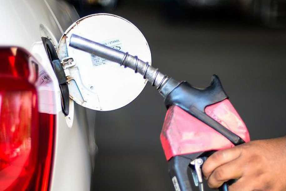 Governo de SP reduz ICMS da gasolina para 18% e deve perder R$ 4,4 bilhões
