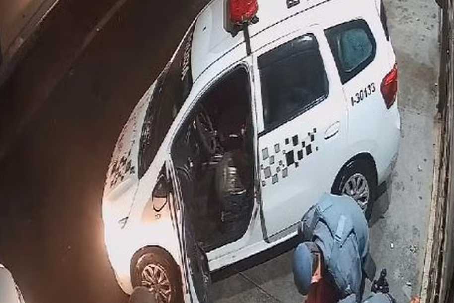 Bebê de sete dias engasgado com leite materno é salvo por PMs em Catanduva; veja vídeo