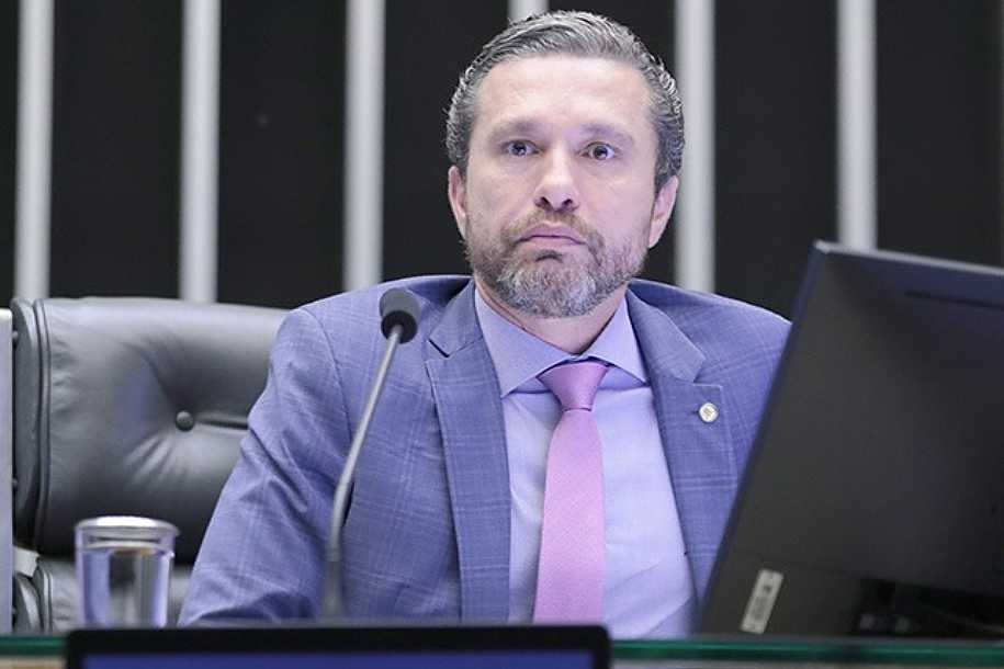 Deputado Fausto Pinato questiona Anvisa sobre proibição de medicamentos para obesidade importados