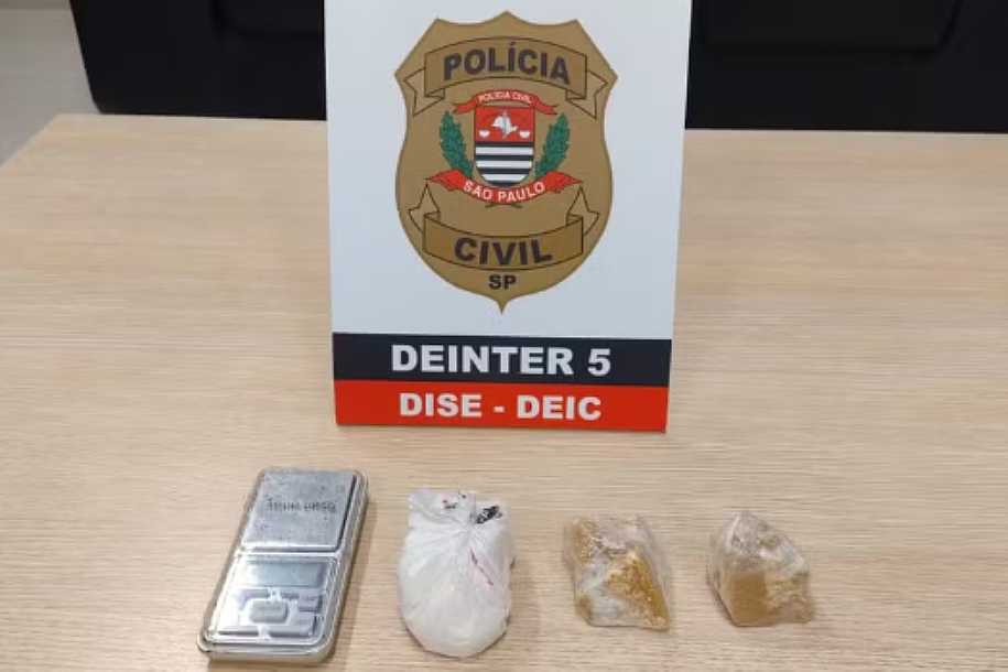 Mãe é presa por encobertar e guardar drogas para o filho em Rio Preto