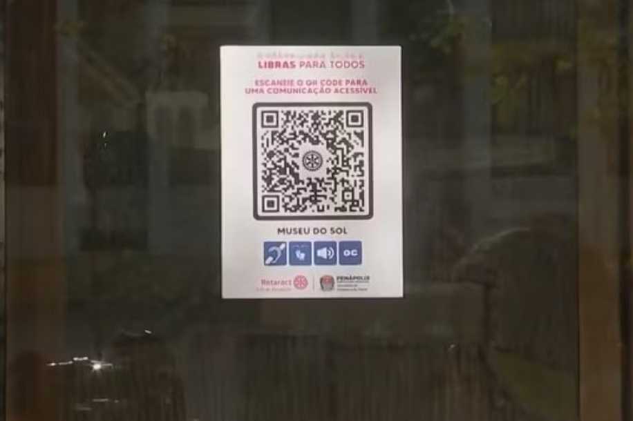 Jovens criam projeto que ajuda deficientes auditivos a terem informações sobre locais públicos por meio de QR Code