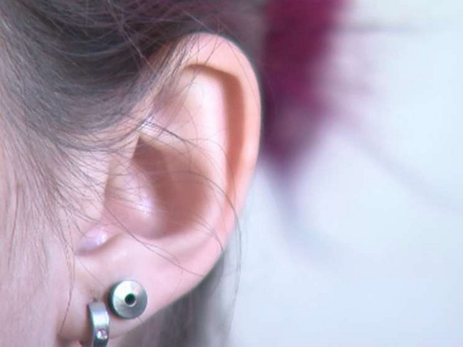 ´Minha filha estava jogada´, diz mãe de adolescente que teve coma alcoólico