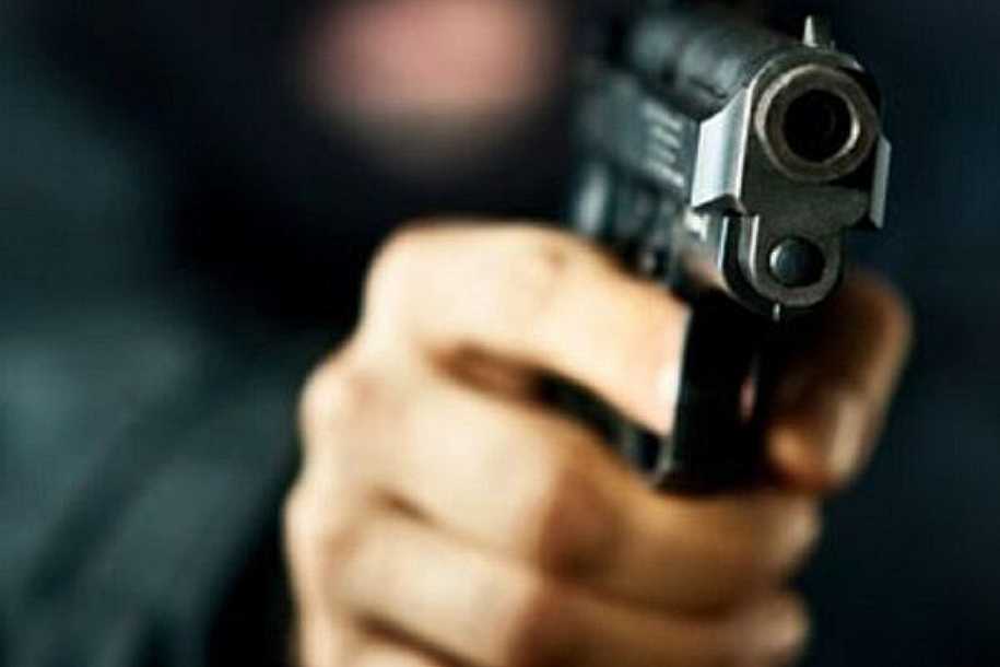 Homem de 24 anos morre executado na frente da namorada