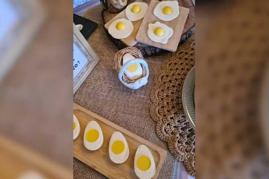 Ovos de galinha ou de chocolate? Confeiteira cria formato diferentão para inovar na Páscoa