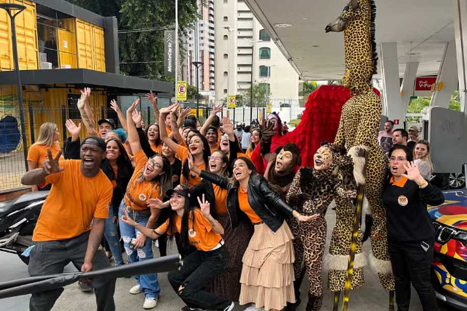 Hamburgueria aproveita ´Dia do Hambúrguer´ para distribuir mais de mil lanches de graça