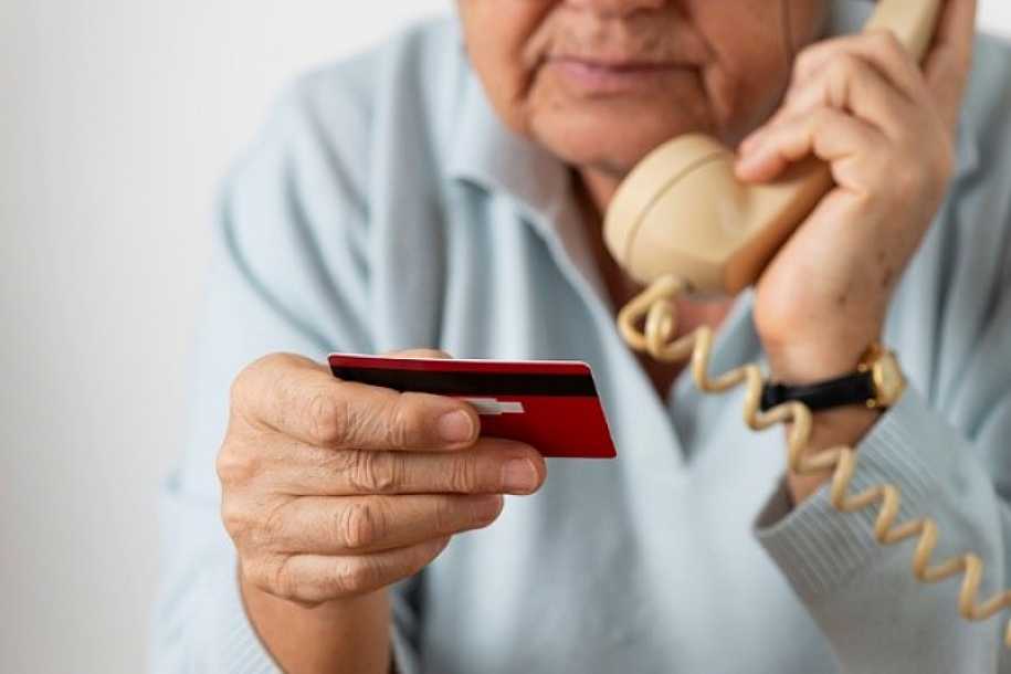 SP aprova projeto que proíbe empréstimos por telefone para aposentados