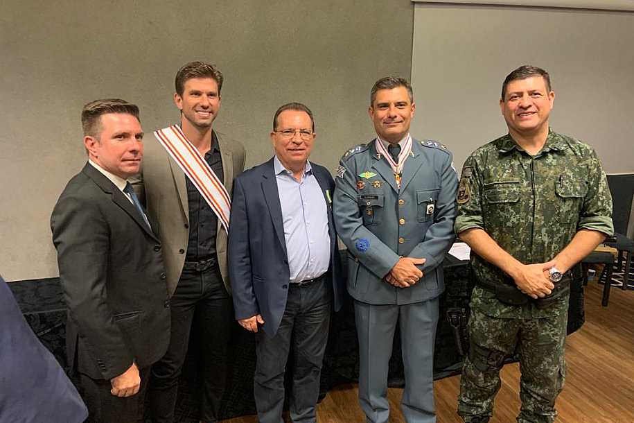 Comandante da Polícia Ambiental é condecorado por trabalho preventivo de incêndios florestais na região