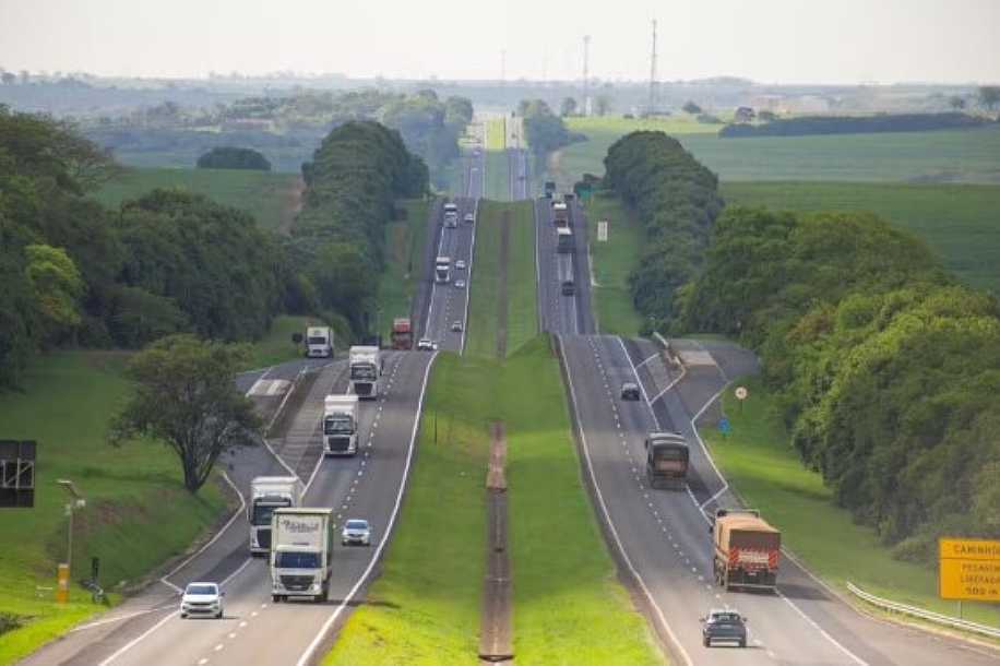 Obras para construção de terceira faixa e marginais na rodovia Washington Luís completam um ano; veja número de acidentes na região noroeste de SP