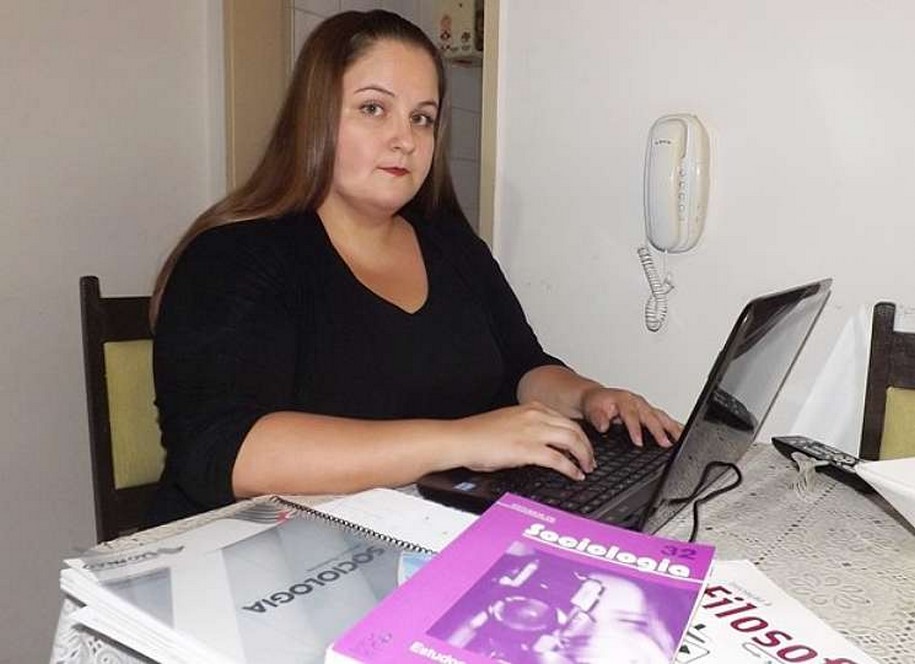 Professora é considerada obesa e fica impedida de lecionar no Estado