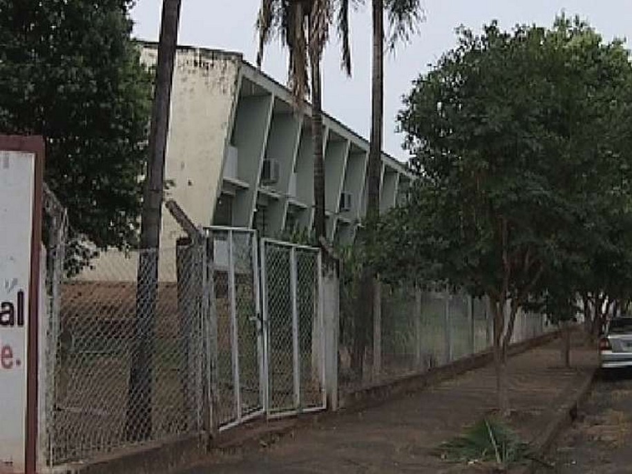 Pai agride diretora, coordenadora e professora em escola de Jales