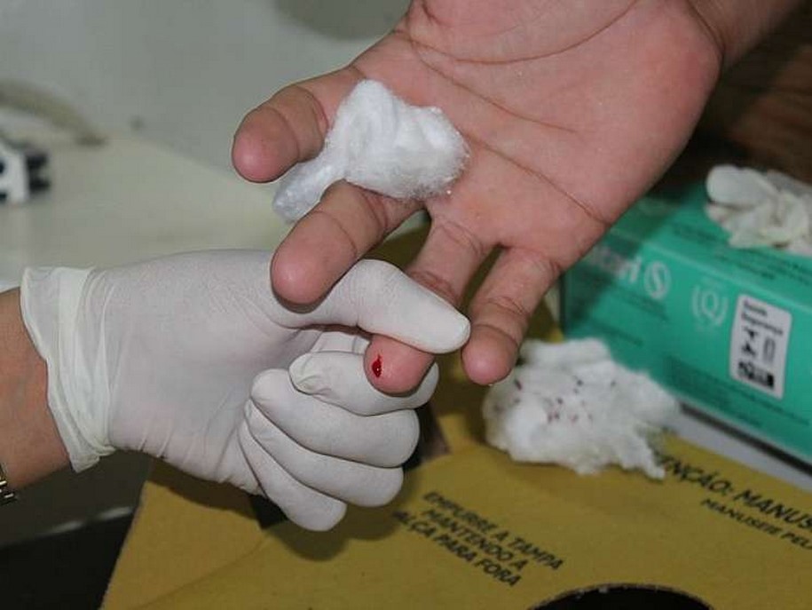 Campanha ´Fique Sabendo´ incentiva teste rápido de HIV em Araçatuba