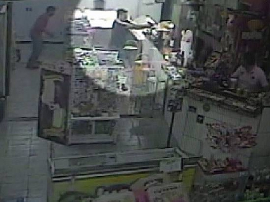Tiroteio em bar de Araçatuba deixa policial e assaltante feridos