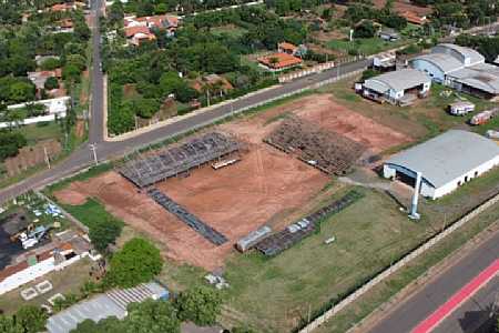 Estrutura da Expo Jales 2024 começa a ser montada no recinto da Av. Paulo Marcondes