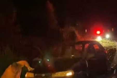 Homens morrem atropelados ao trocar pneus em vicinal de Penápolis