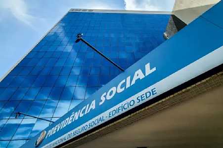 INSS começa a pagar benefícios acima do mínimo nesta terça