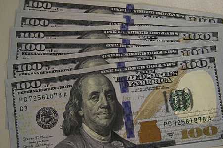 Dólar tem forte queda e Bolsa sobe com vitória de Lula