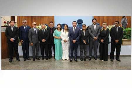 Prefeito, Vice-Prefeita e Vereadores são empossados na Câmara em Jales