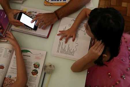 Pandemia acentuou déficit na aprendizagem de forma devastadora na educação.