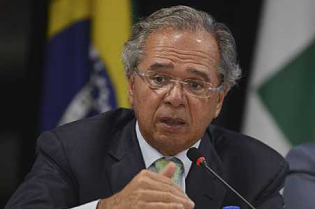 Ministério da Economia cometeu ´engano´ ao não prever a continuidade da pandemia, diz Guedes