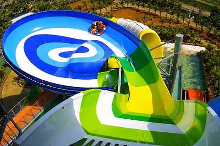Parque aquático em cidade conhecida como ´Orlando brasileira´ recebe megatoboágua com 33 m de altura