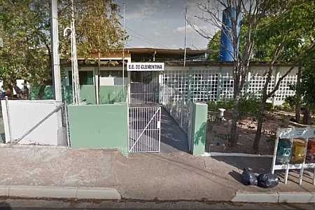 Alunos e funcionários têm intoxicação alimentar após comerem cachorros-quentes durante festa junina em escola