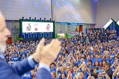 Governo anuncia ampliação de programa pé-de-meia para 1,2 milhão de estudantes