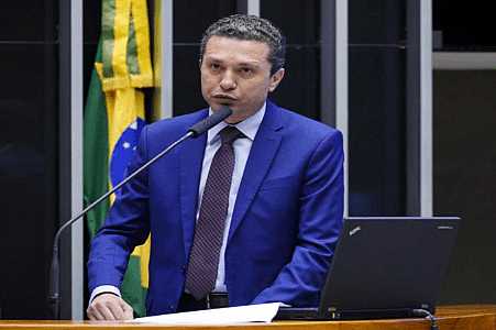 Pinato pede retomada rápida das compras de carne do Brasil pela China