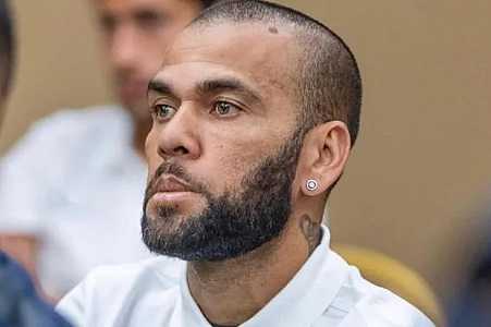 Julgamento de Daniel Alves: 1º dia tem jogador em silêncio e mulher reafirmando agressão sexual