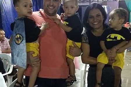 Família de trigêmeos que perderam mãe, avó e tia para Covid-19 recebe ajuda: ´Ser humano é muito bom´, diz tio