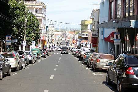 Andradina ´peita´ decreto estadual e reabre comércio a partir desta terça-feira