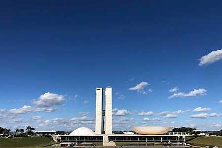 Bolsonaro encaminha ao Senado pedido de empréstimo externo