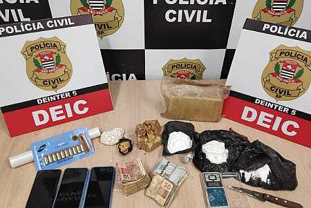 GOE prende traficante com crack, cocaína e RS 10 mil em dinheiro