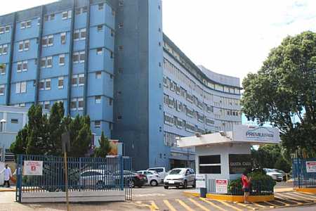 Idosa de 81 anos, com covid-19, é retirada de hospital por filha e morre