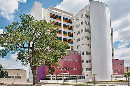 Menina de 3 anos é entubada, quebra perna e tem crânio amassado após ser atropelada e arrastada no interior de SP