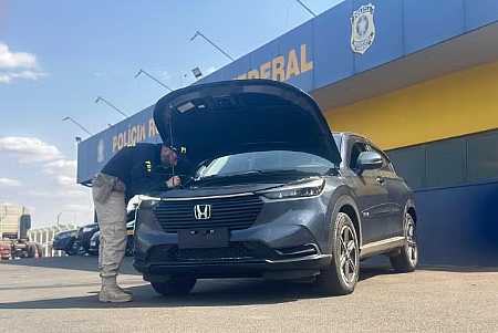 Polícia apreende carro roubado e revendido pelas redes sociais com placas clonadas em rodovia do interior de SP