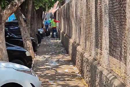 Limpeza próximo à locais de votação só deve ser concluída nesta quarta-feira (9), em Rio Preto (SP)