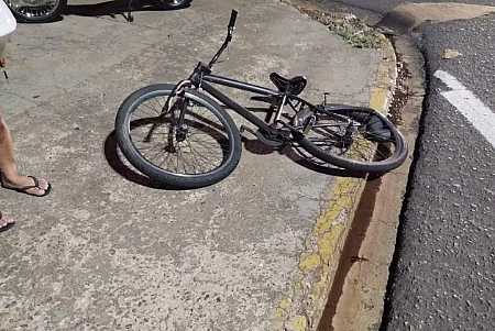 Homem morre atropelado enquanto empurrava bicicleta em avenida de Birigui