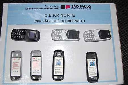 Detento é flagrado após engolir três mini celulares, quatro baterias e tentar retornar para penitenciária no interior de SP