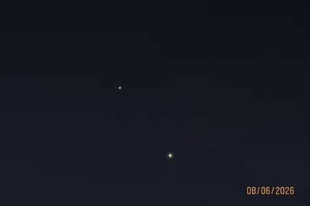 Vênus e Júpiter ficam lado a lado no céu e astrônomo explica como observar fenômeno a olho nu