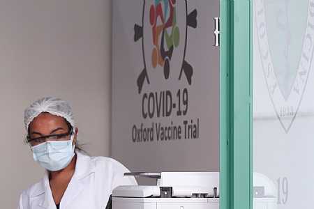 Vacina de Oxford já teve 5 mil voluntários vacinados no Brasil sem reações graves, diz Unifesp